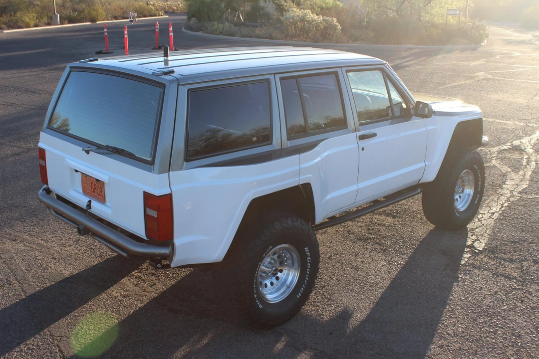 1995 Jeep XJ Cherokee - Image 9 of 31
