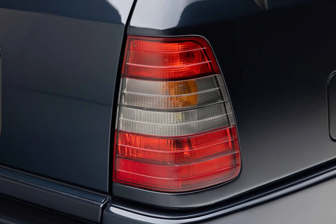 1995 Mercedes-Benz W124 E-Class - Image 20 of 31