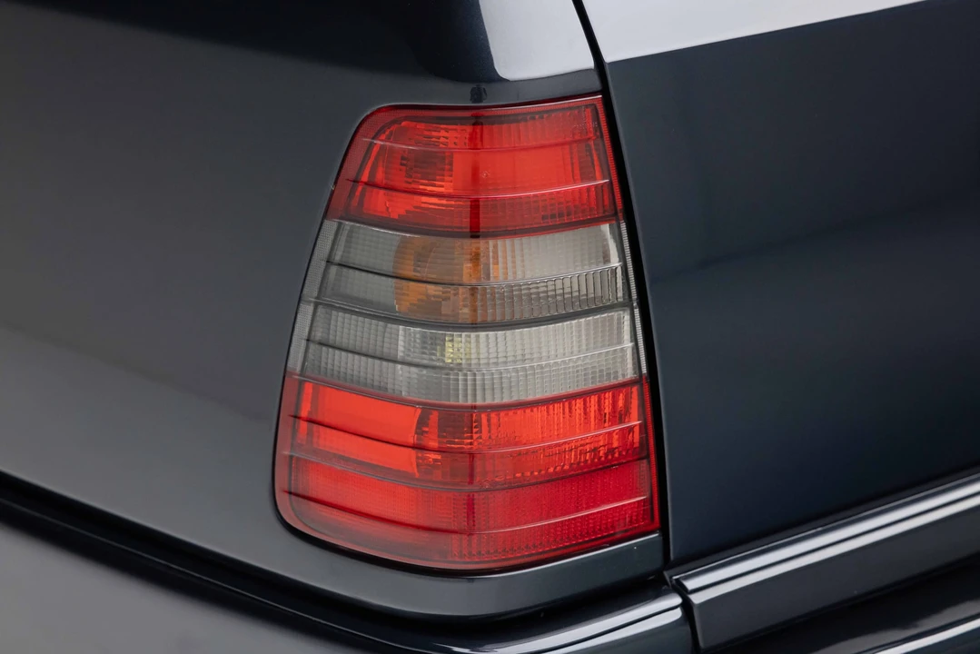 1995 Mercedes-Benz W124 E-Class - Image 19 of 31