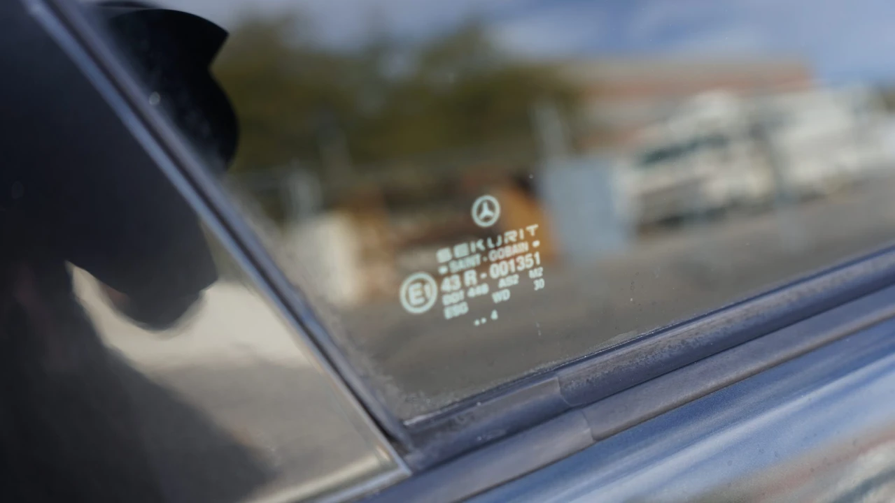 1995 Mercedes-Benz W124 E-Class - Image 28 of 31