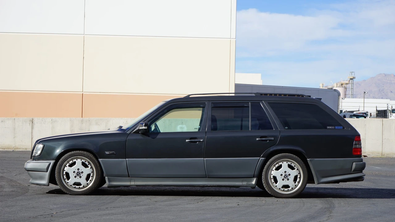 1995 Mercedes-Benz W124 E-Class - Image 12 of 31