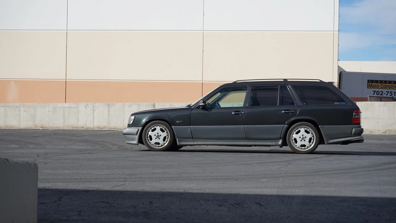 1995 Mercedes-Benz W124 E-Class - Image 14 of 31