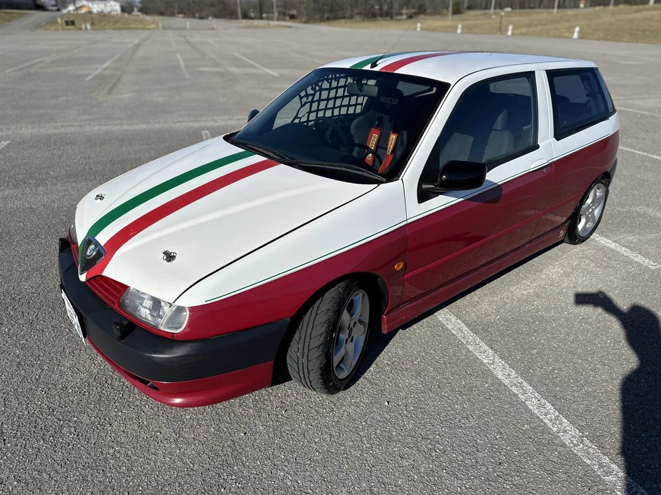 1997 Alfa Romeo 145 Quadrifoglio - Image 2 of 31