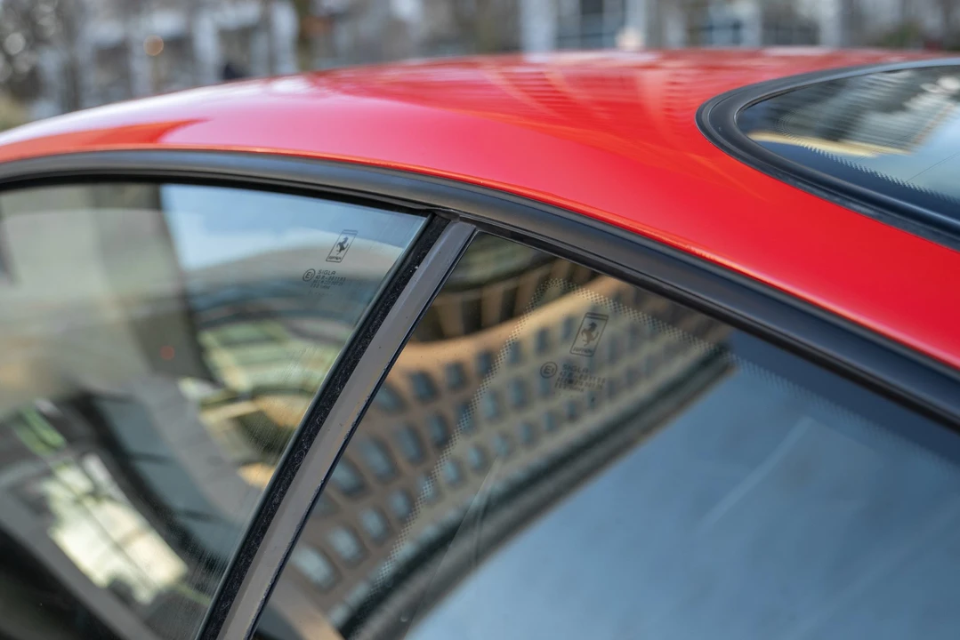 1998 Ferrari 550 Maranello - Image 19 of 31