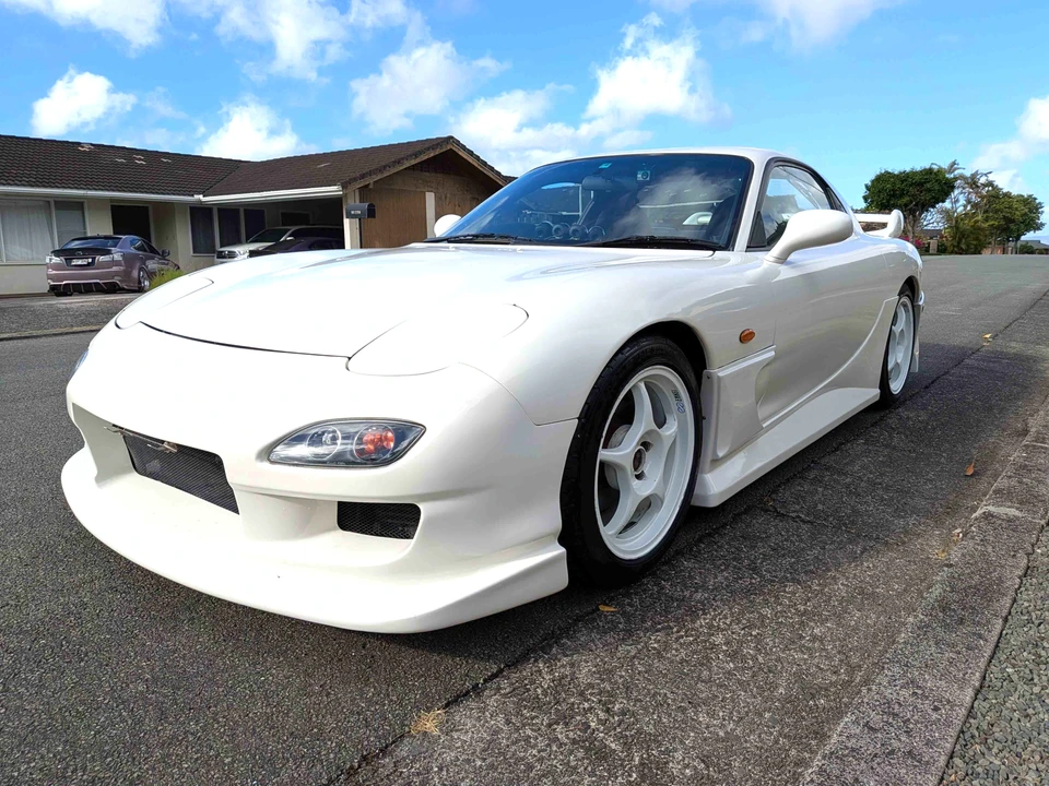 1999 Mazda RX-7 FD - Image 2 of 31