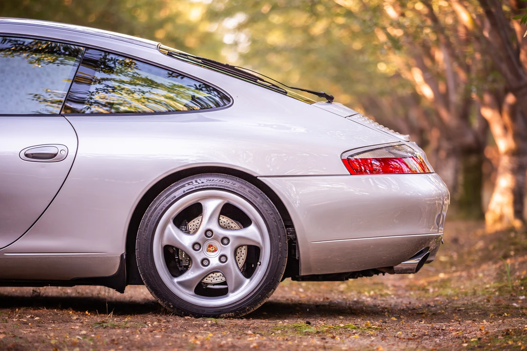 1999 Porsche 996 Carrera - Image 16 of 31