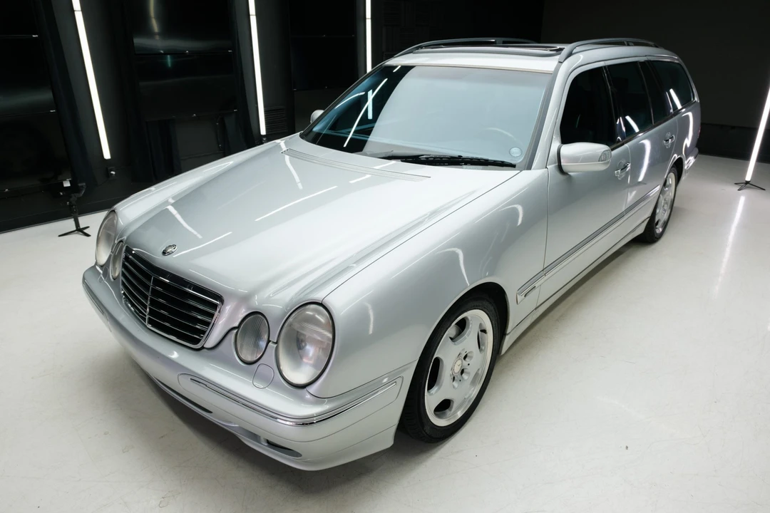 2000 Mercedes-Benz W210 E-Class - Image 2 of 31