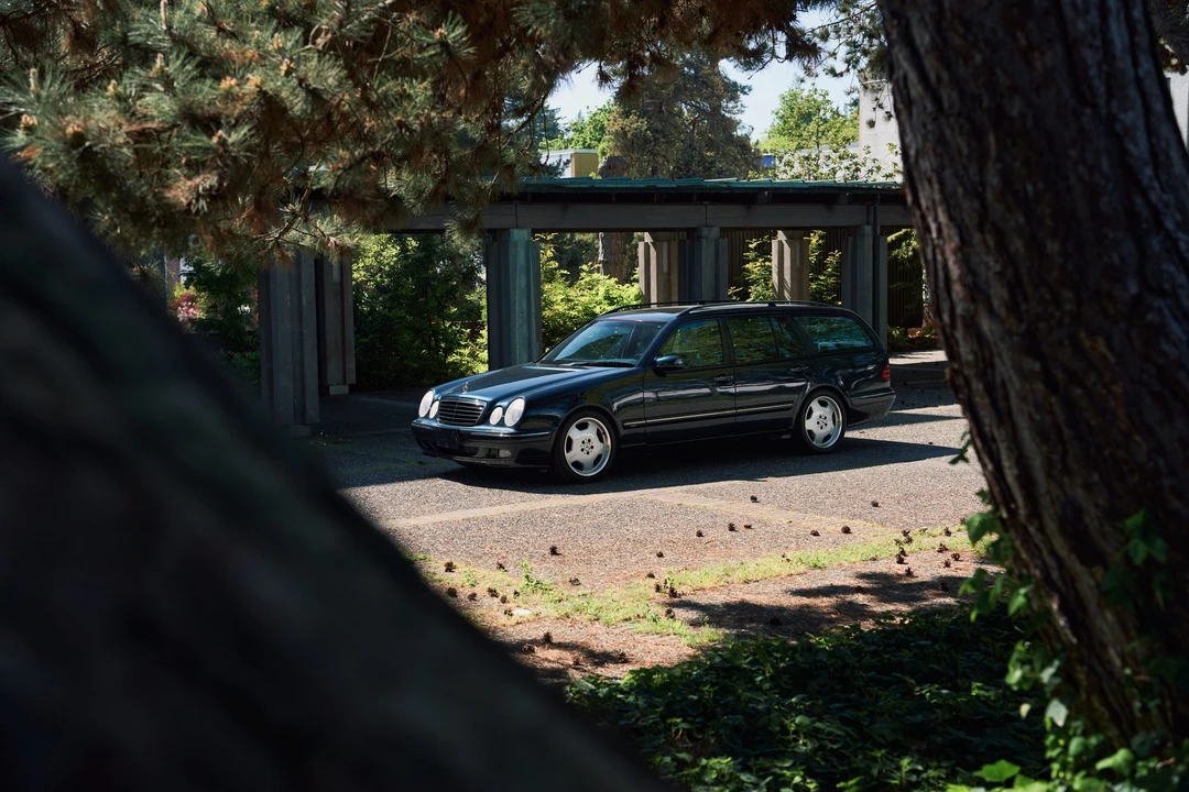 2000 Mercedes-Benz W210 E-Class - Image 2 of 31