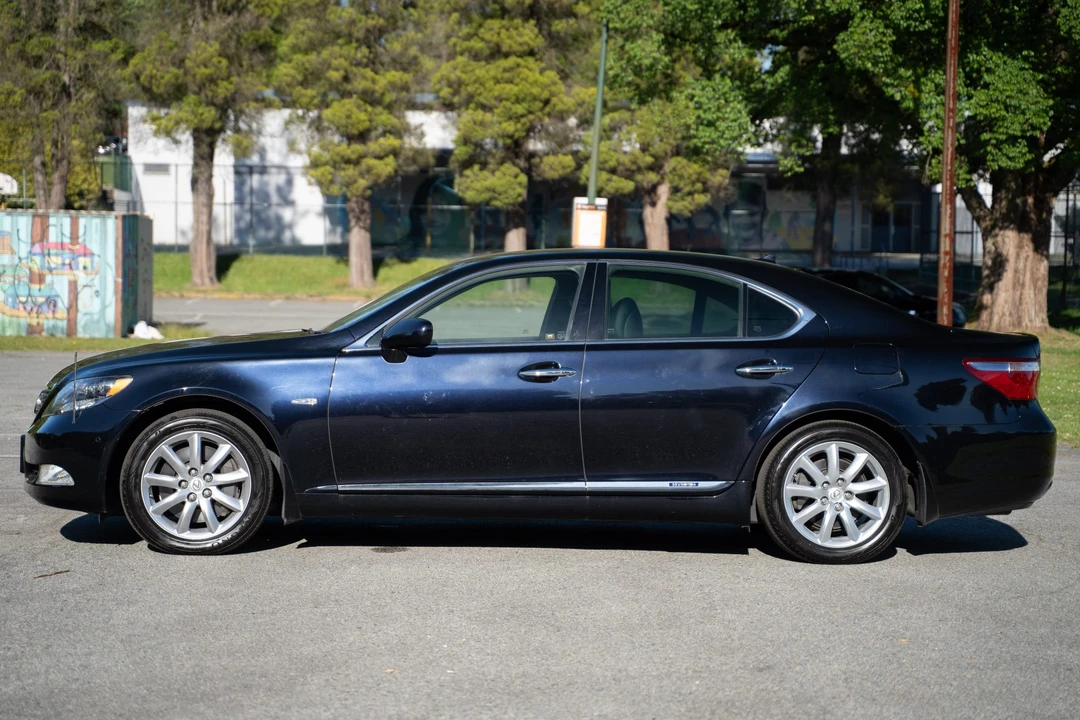 2008 Lexus LS 4th Gen - Image 8 of 31