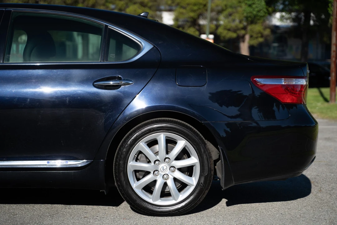 2008 Lexus LS 4th Gen - Image 29 of 31