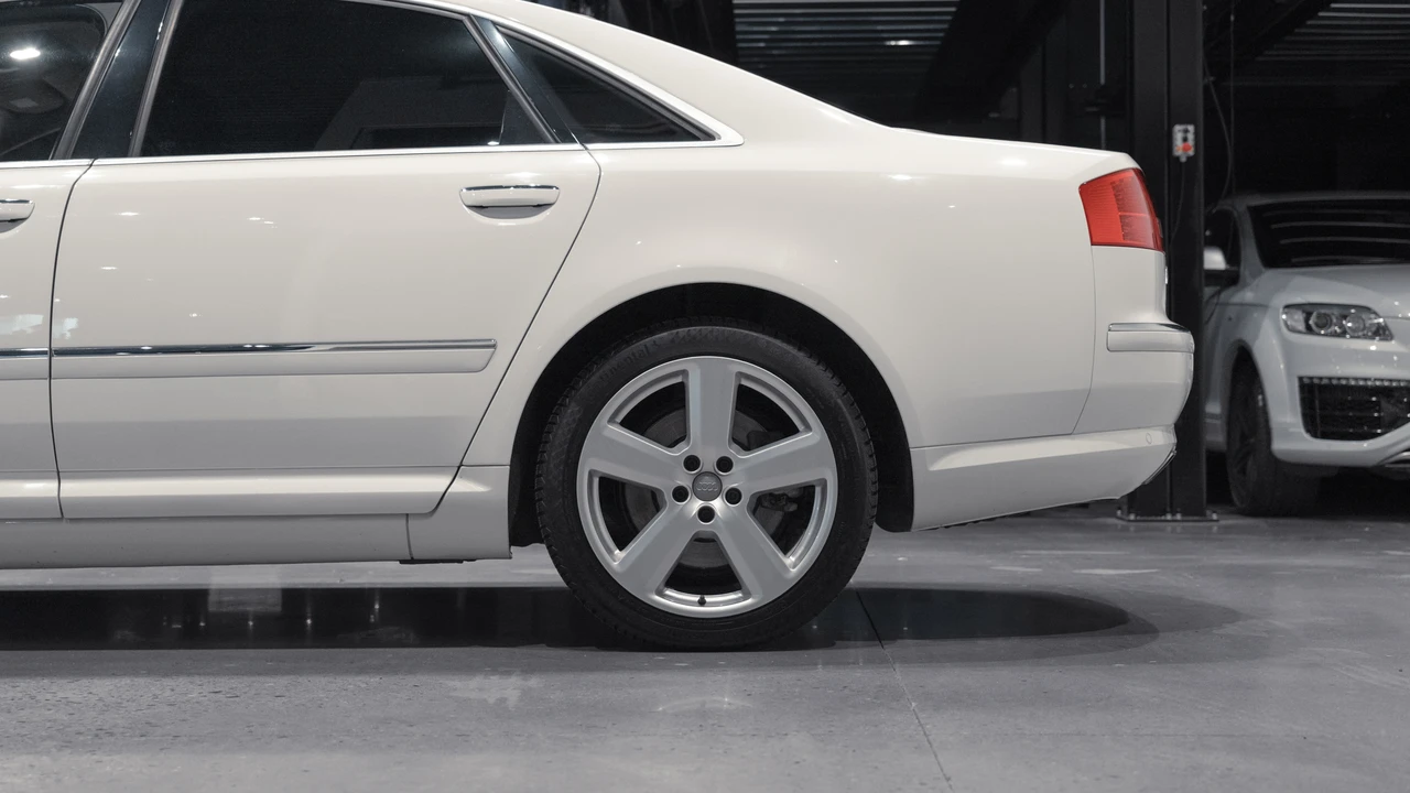 2005 Audi D3 A8 - Image 27 of 31