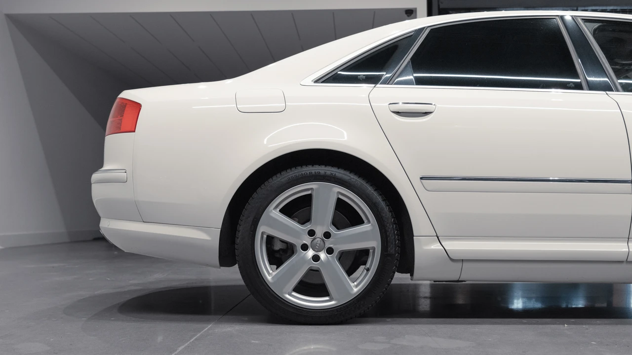 2005 Audi D3 A8 - Image 28 of 31