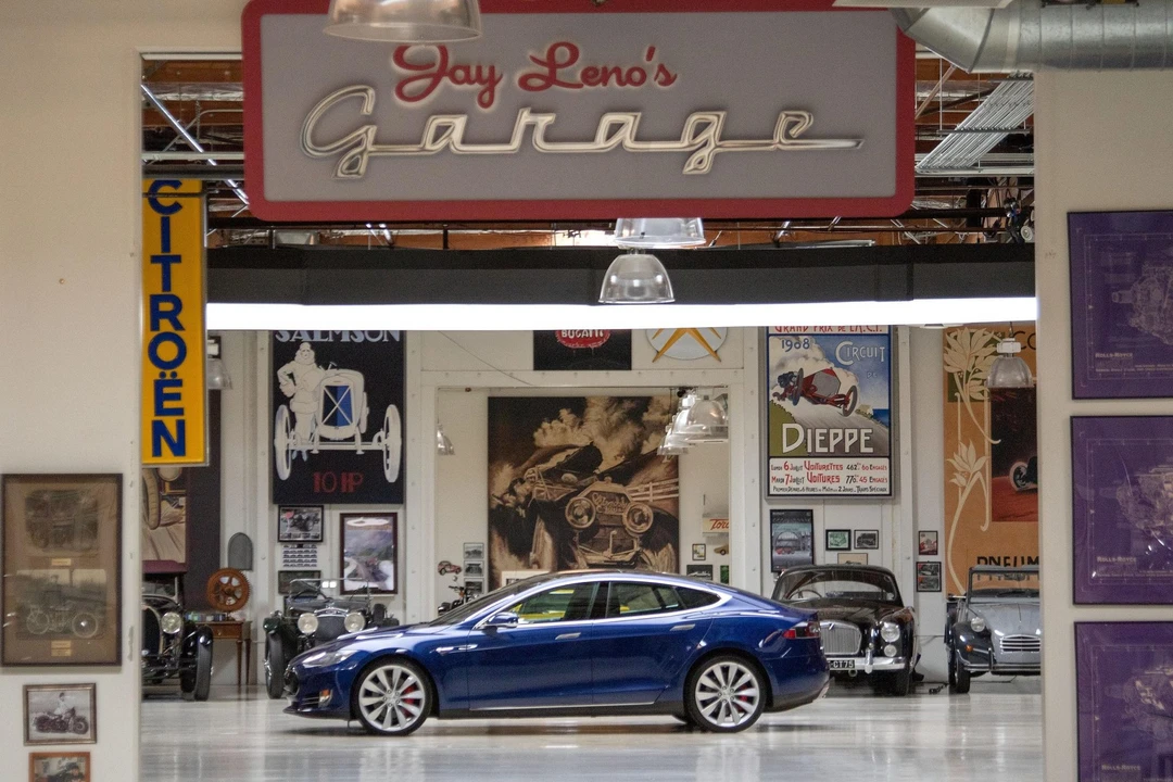 2015 Tesla Model S - Image 3 of 31