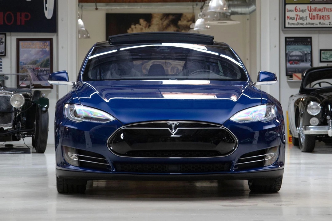2015 Tesla Model S - Image 7 of 31
