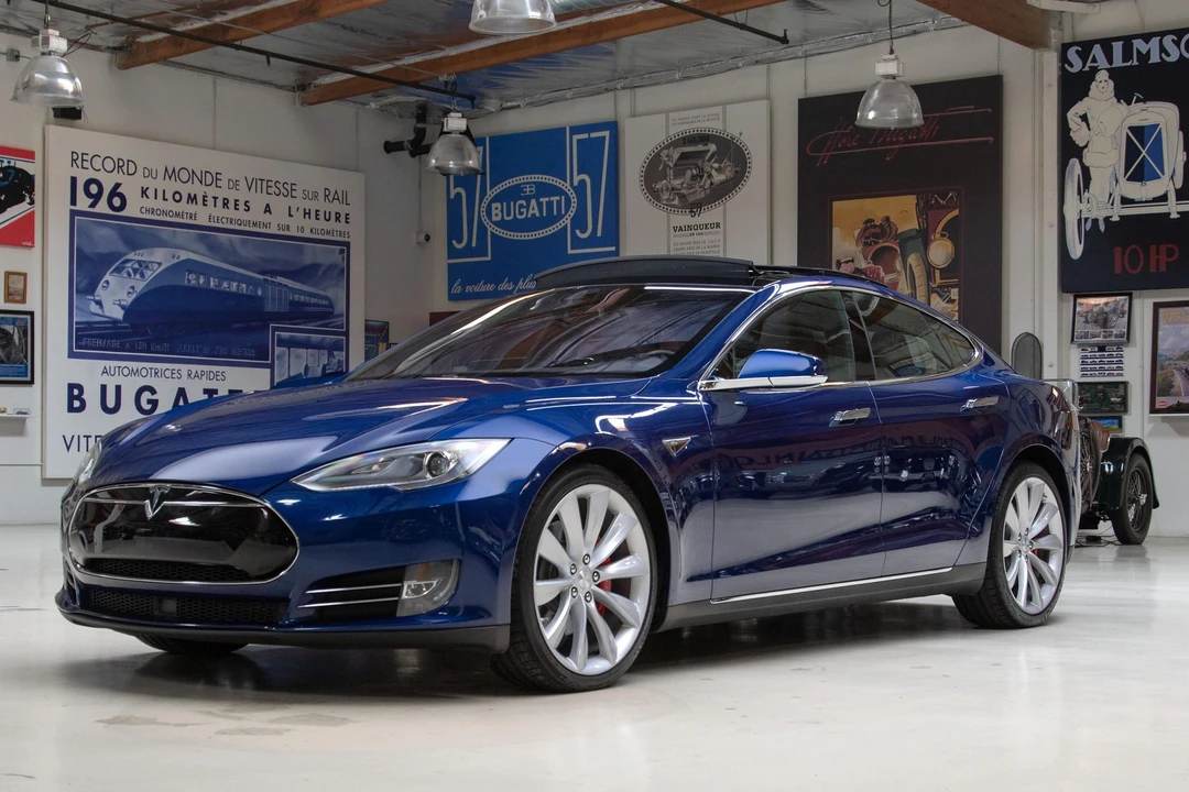 2015 Tesla Model S - Image 12 of 31