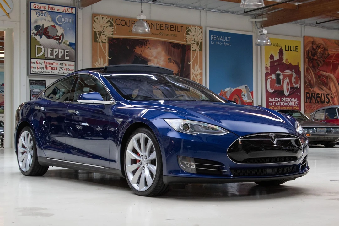 2015 Tesla Model S - Image 27 of 31