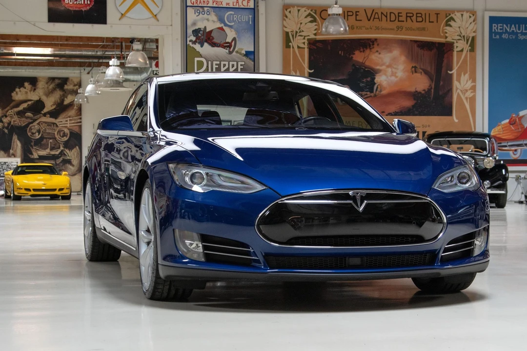 2015 Tesla Model S - Image 30 of 31