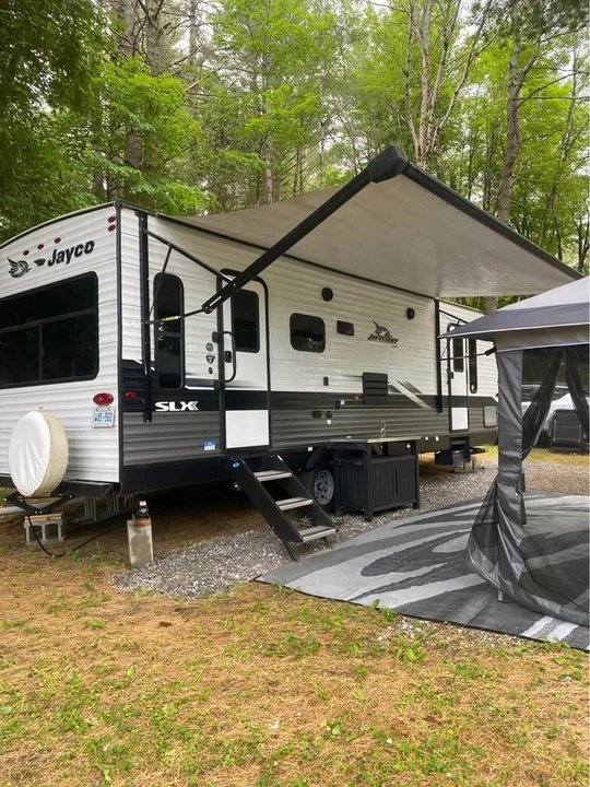 2022 Jayco Jay Flight SLX - Image 2 of 10