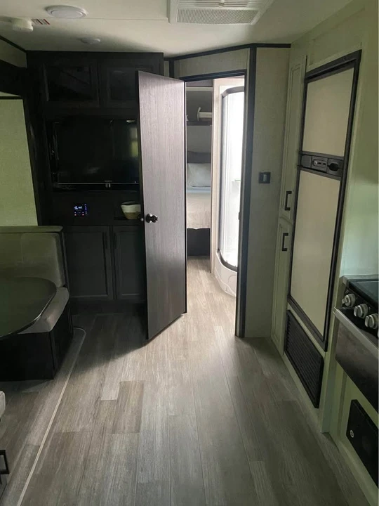 2022 Jayco Jay Flight SLX - Image 8 of 10