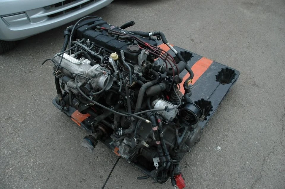 1990 Parts & Memorabilia Engines - Image 9 of 10