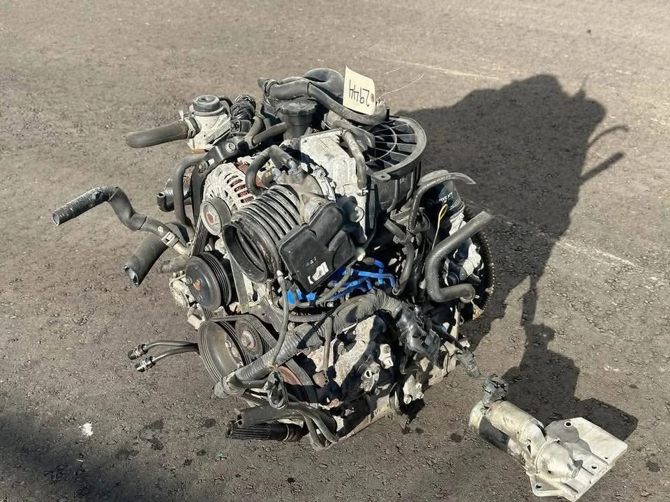 Parts & Memorabilia Engines - Image 3 of 9