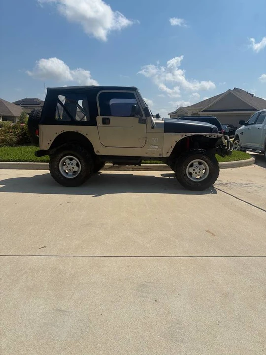 2004 Jeep TJ Wrangler - Image 2 of 8