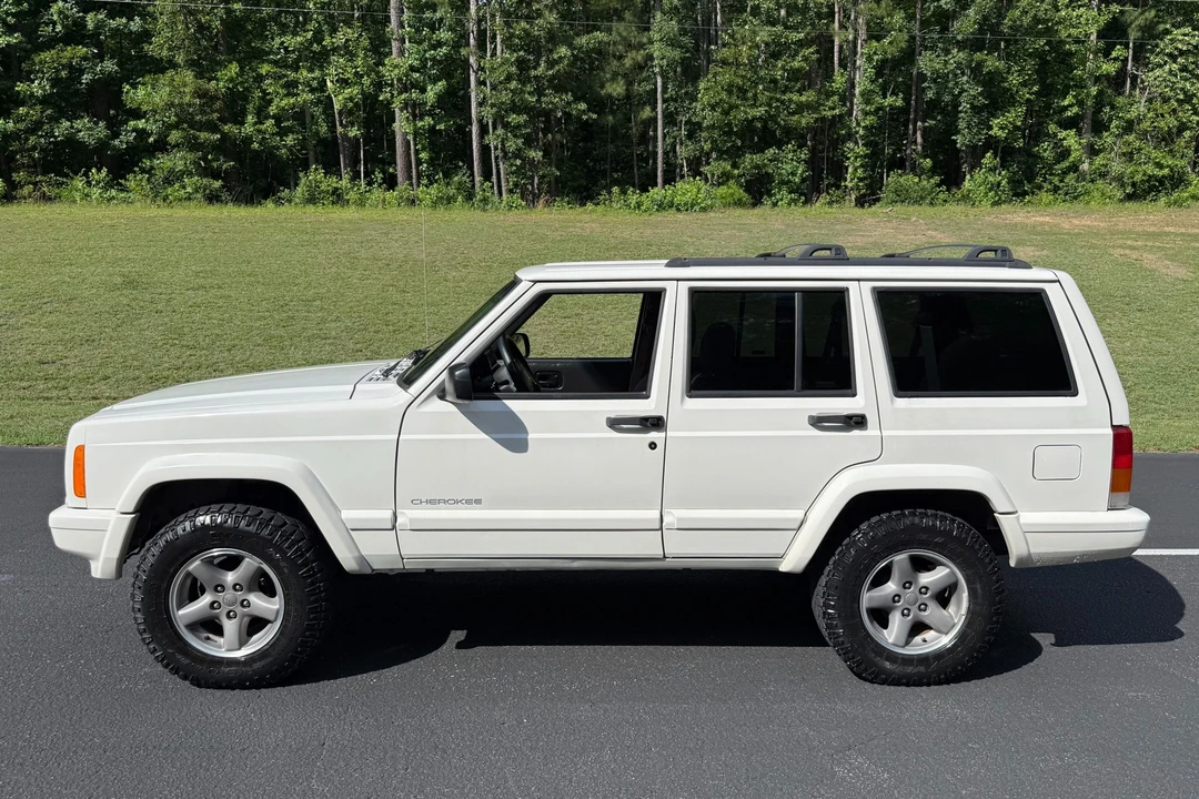 Jeep XJ Cherokee - Image 9 of 31
