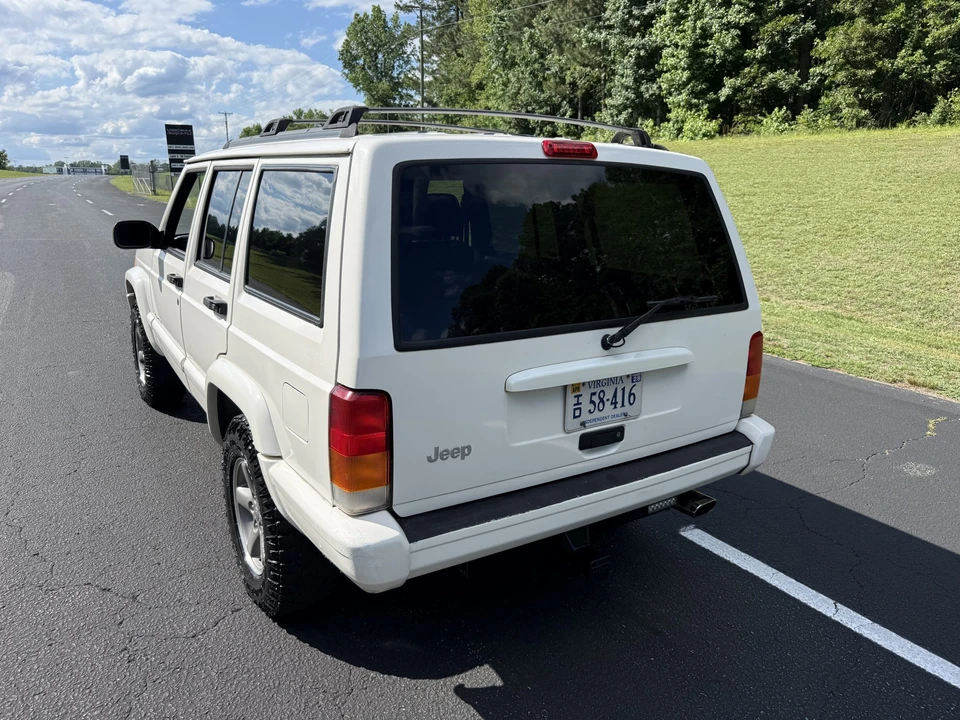 Jeep XJ Cherokee - Image 12 of 31