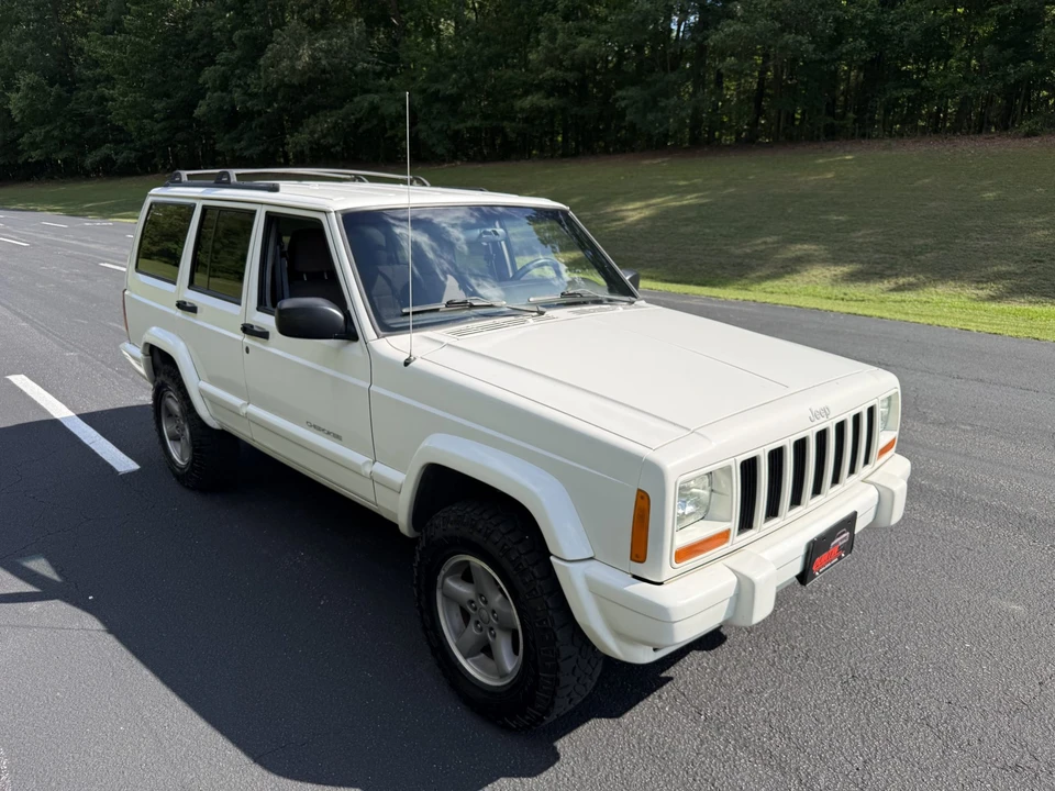 Jeep XJ Cherokee - Image 18 of 31
