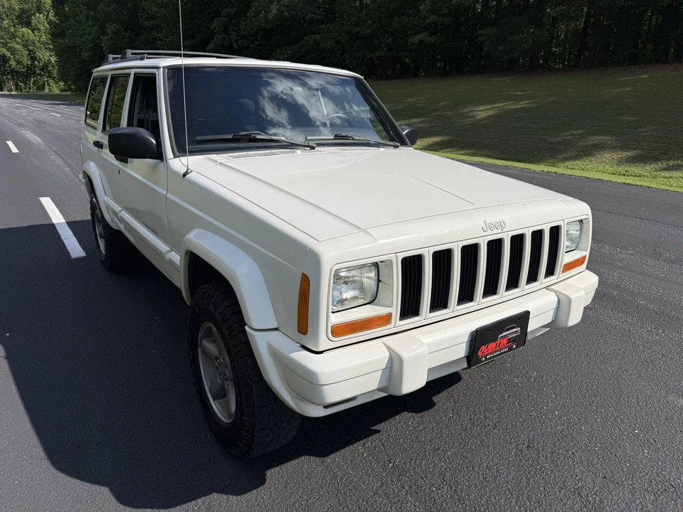 Jeep XJ Cherokee - Image 19 of 31