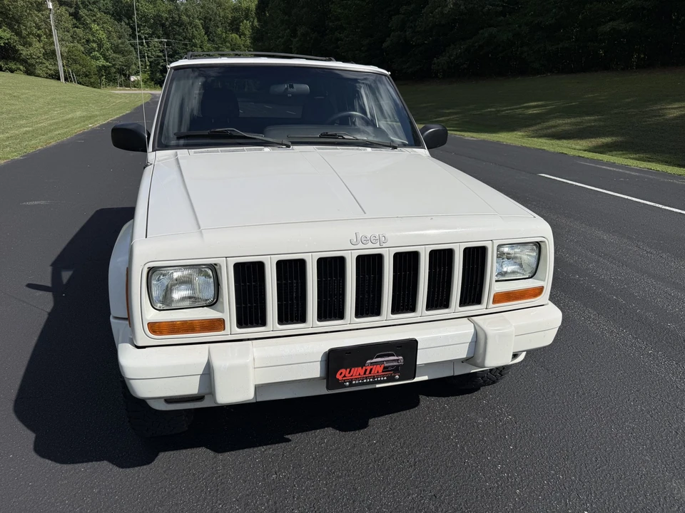 Jeep XJ Cherokee - Image 20 of 31