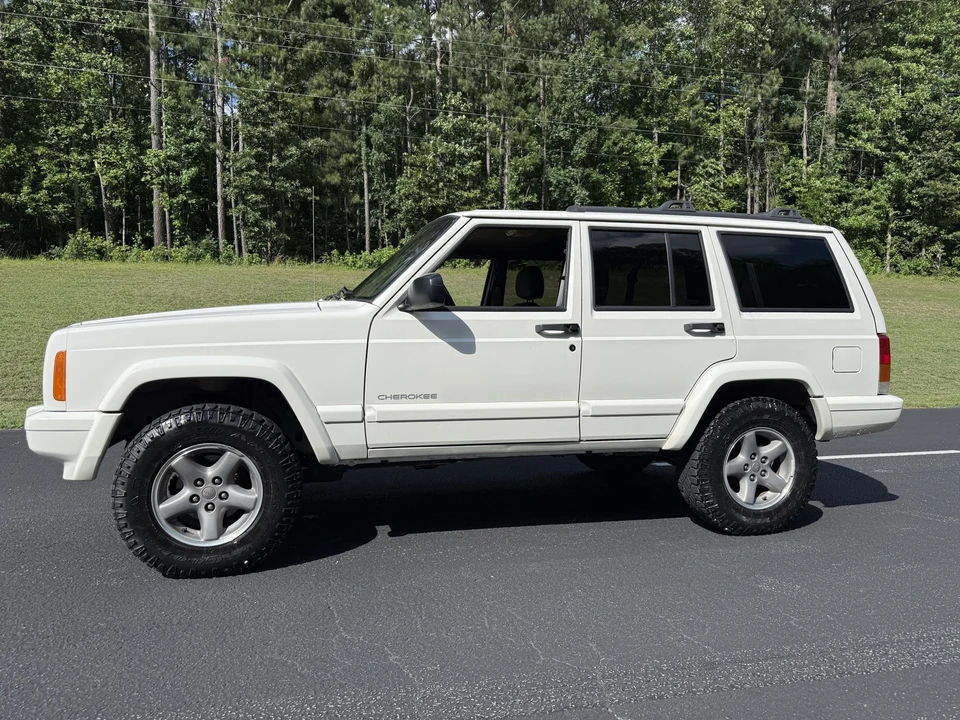 Jeep XJ Cherokee - Image 7 of 31