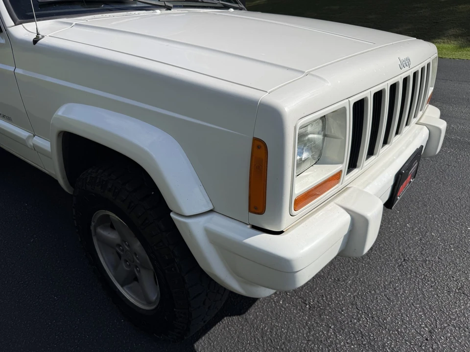Jeep XJ Cherokee - Image 25 of 31