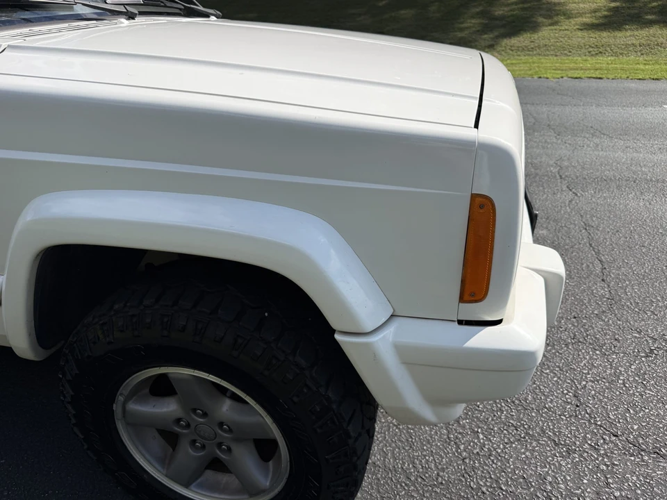 Jeep XJ Cherokee - Image 26 of 31