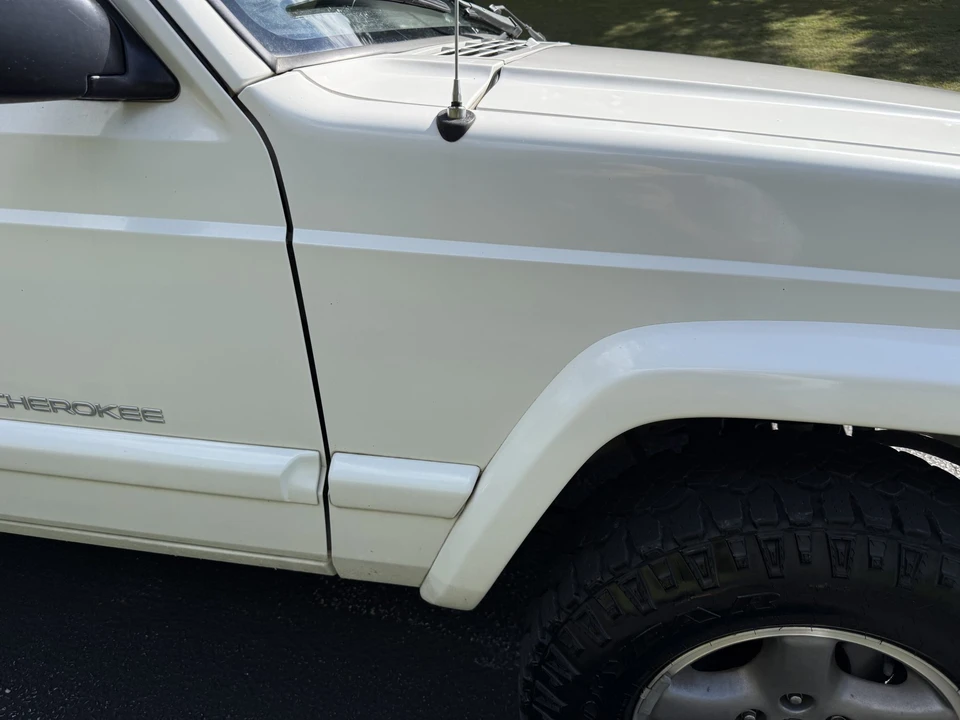 Jeep XJ Cherokee - Image 27 of 31