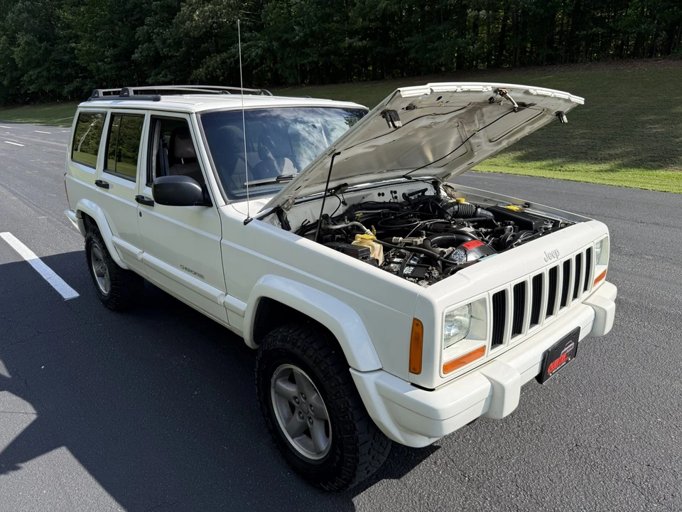 Jeep XJ Cherokee - Image 22 of 31