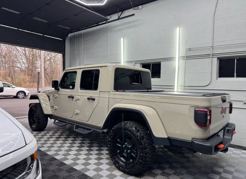 2020 Jeep JT Gladiator - Image 2 of 4