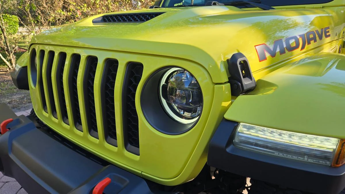2023 Jeep JT Gladiator - Image 17 of 24