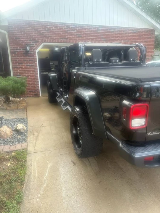 2020 Jeep JT Gladiator - Image 2 of 5