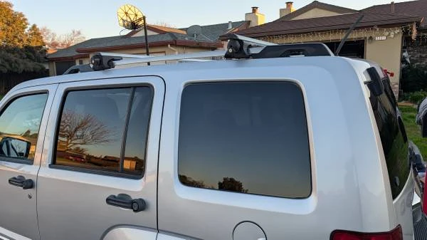Jeep Liberty - Image 7 of 12