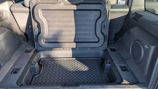 Jeep Liberty - Image 11 of 12