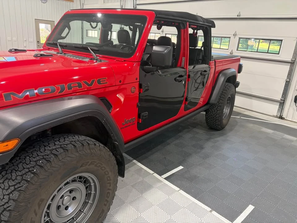 Jeep JT Gladiator - Image 2 of 4
