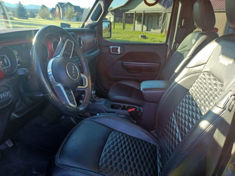 2019 Jeep JL Wrangler - Image 2 of 8