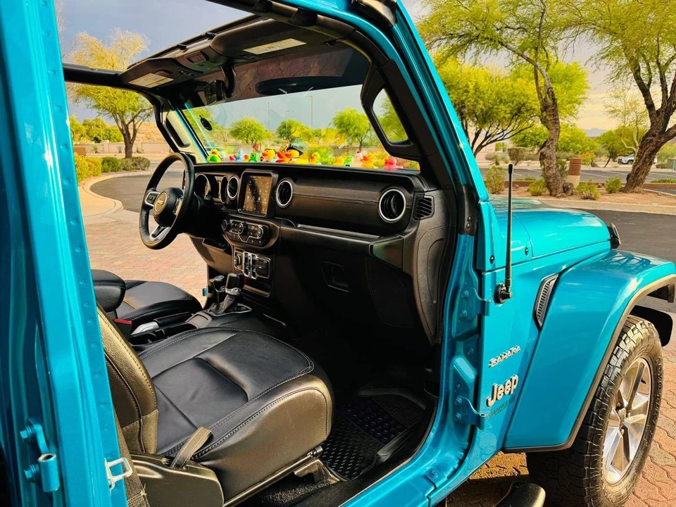 2020 Jeep JL Wrangler - Image 17 of 24