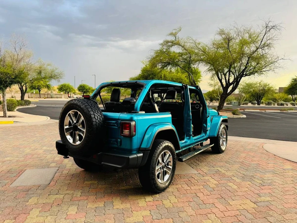 2020 Jeep JL Wrangler - Image 13 of 24