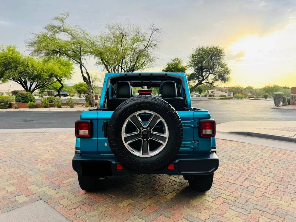 2020 Jeep JL Wrangler - Image 12 of 24