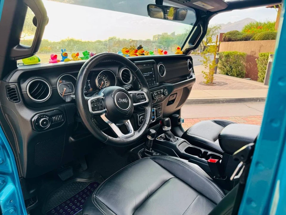 2020 Jeep JL Wrangler - Image 15 of 24