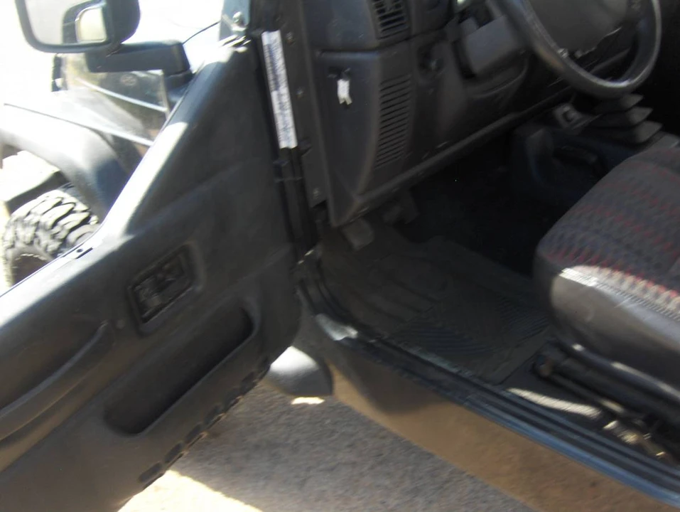 2000 Jeep TJ Wrangler - Image 14 of 20