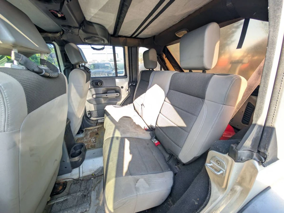 2007 Jeep JK Wrangler - Image 14 of 15