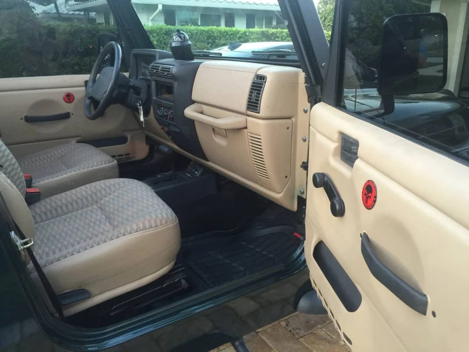 2000 Jeep TJ Wrangler - Image 2 of 10